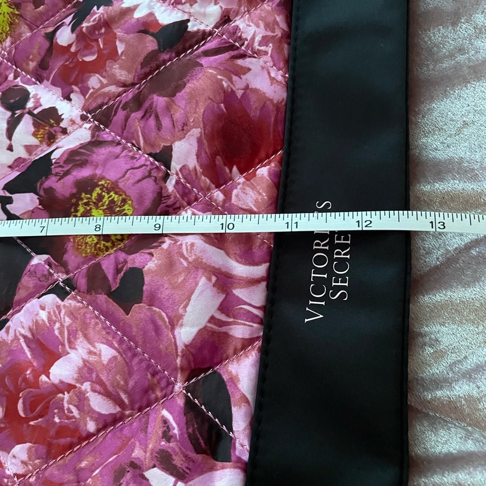 Victoria’s Secret bag. New without tags. - Picture 6 of 7